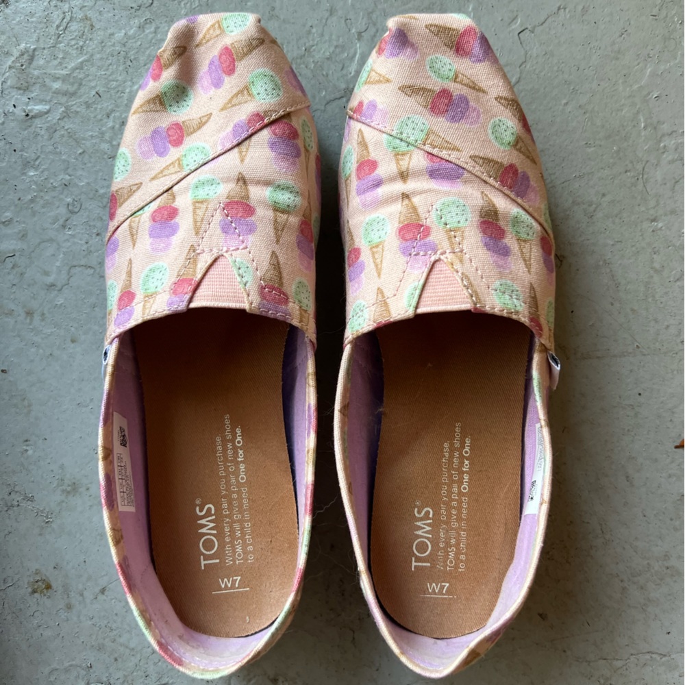 Toms Pink Ice Cream Social Size 7